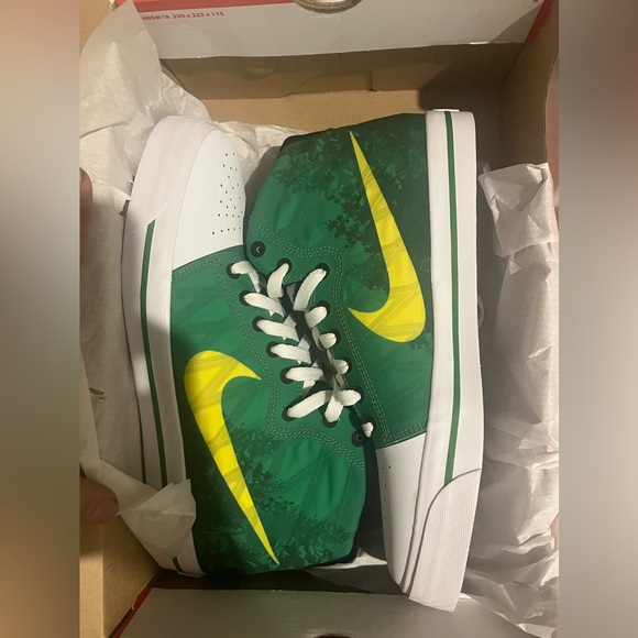 Oregon duck shoes (never sold in stores) - Picture 2 of 3